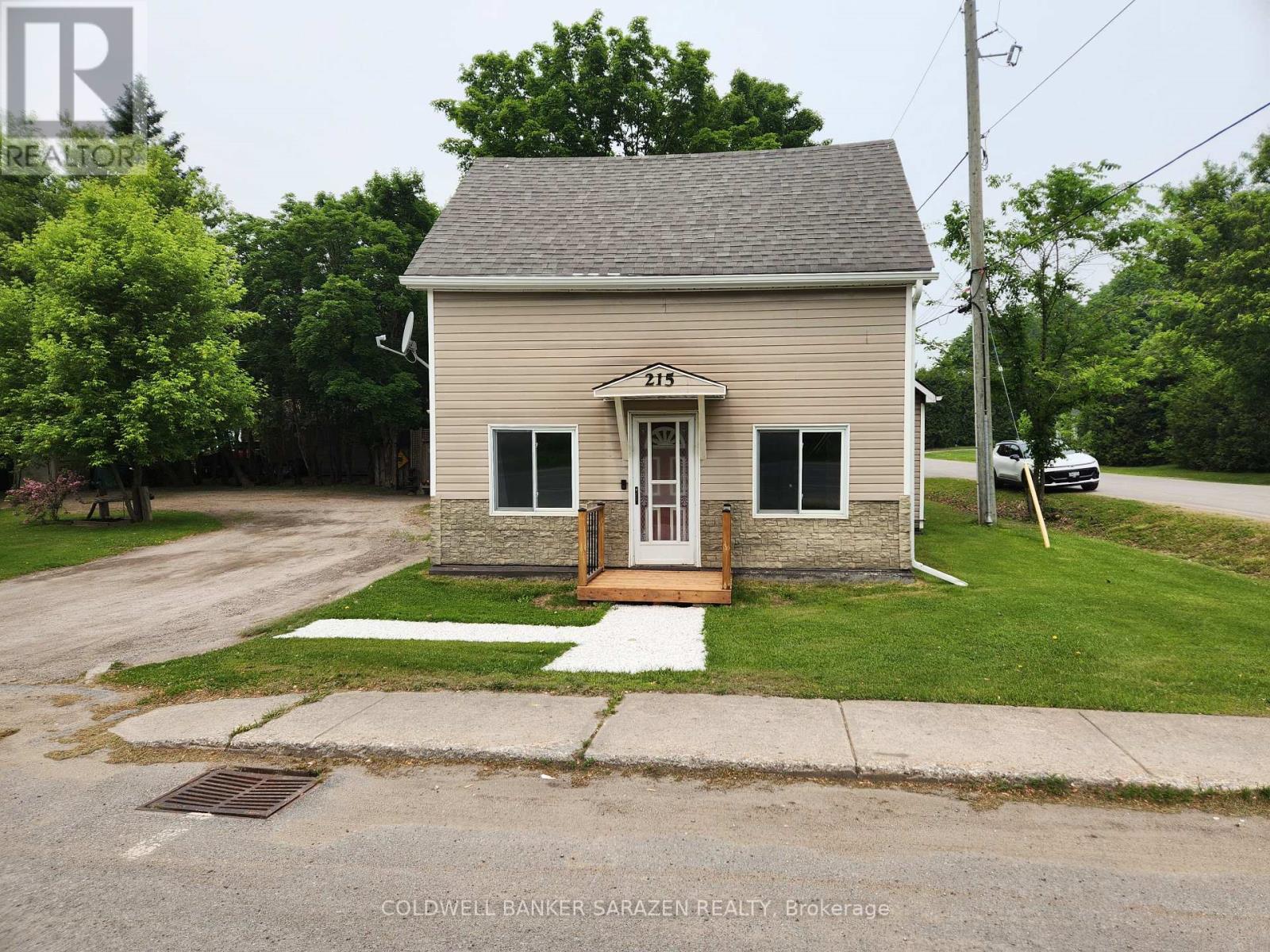 215 Division Street S