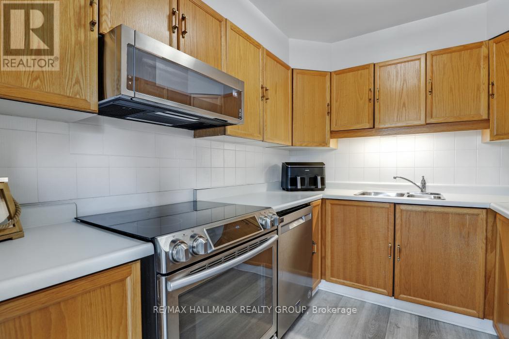 8 - 3 Stonebank Crescent