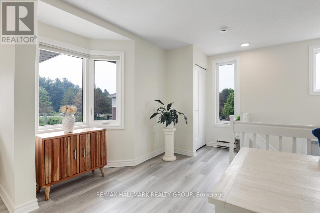 8 - 3 Stonebank Crescent