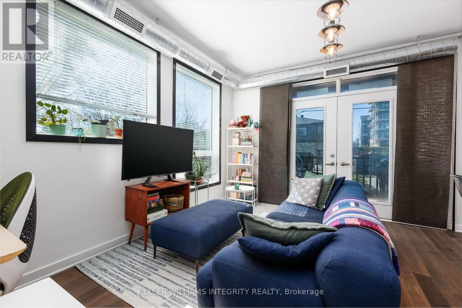 202 - 1308 Thames Street