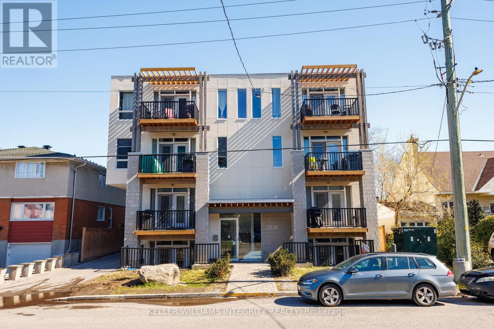 202 - 1308 Thames Street