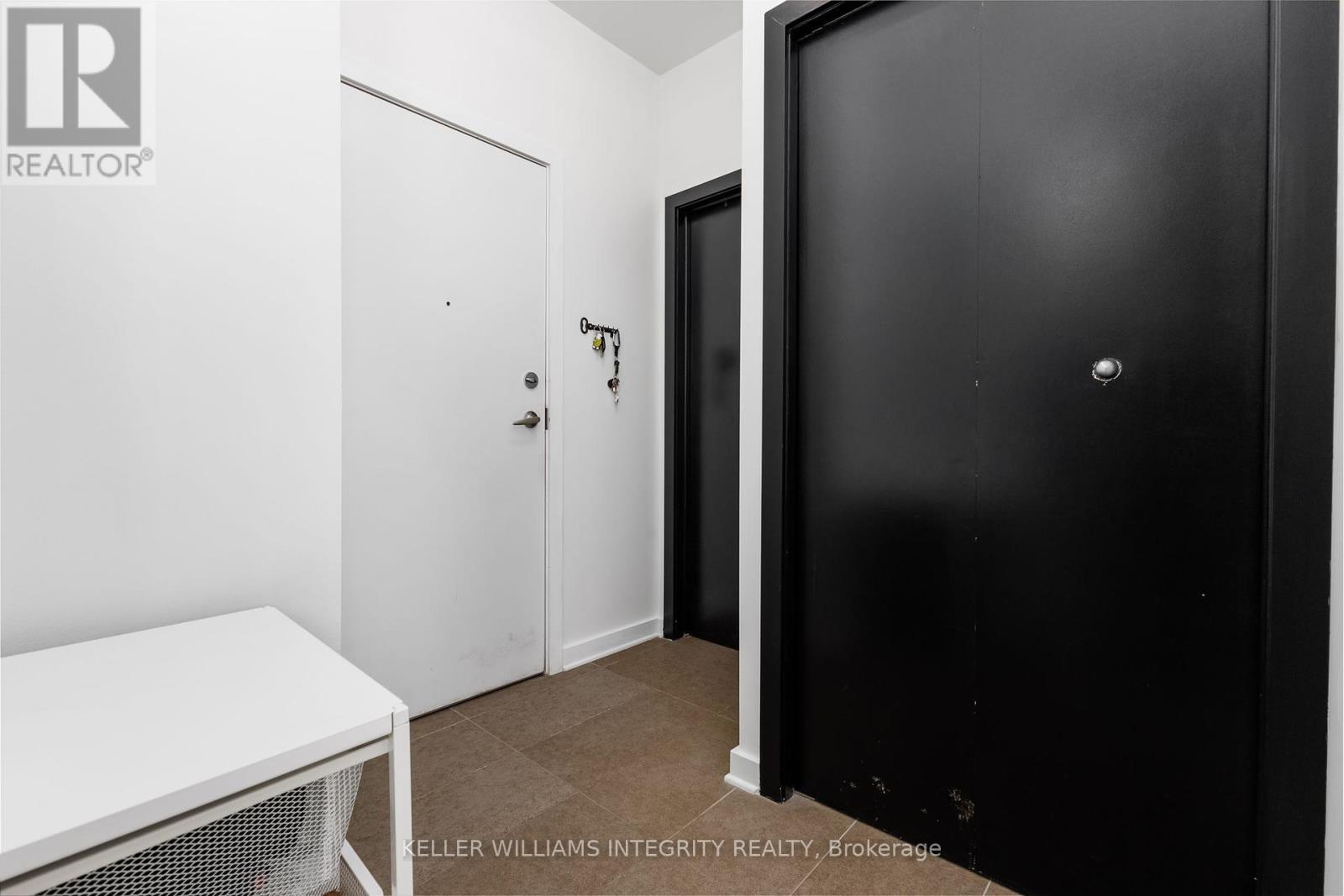 202 - 1308 Thames Street