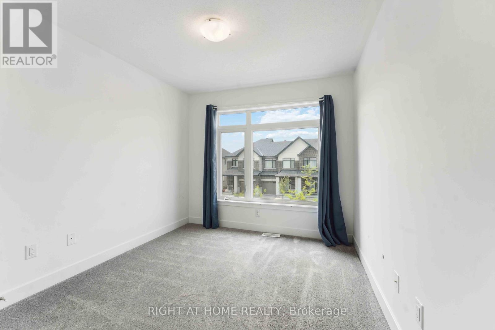 261 Finsbury Avenue