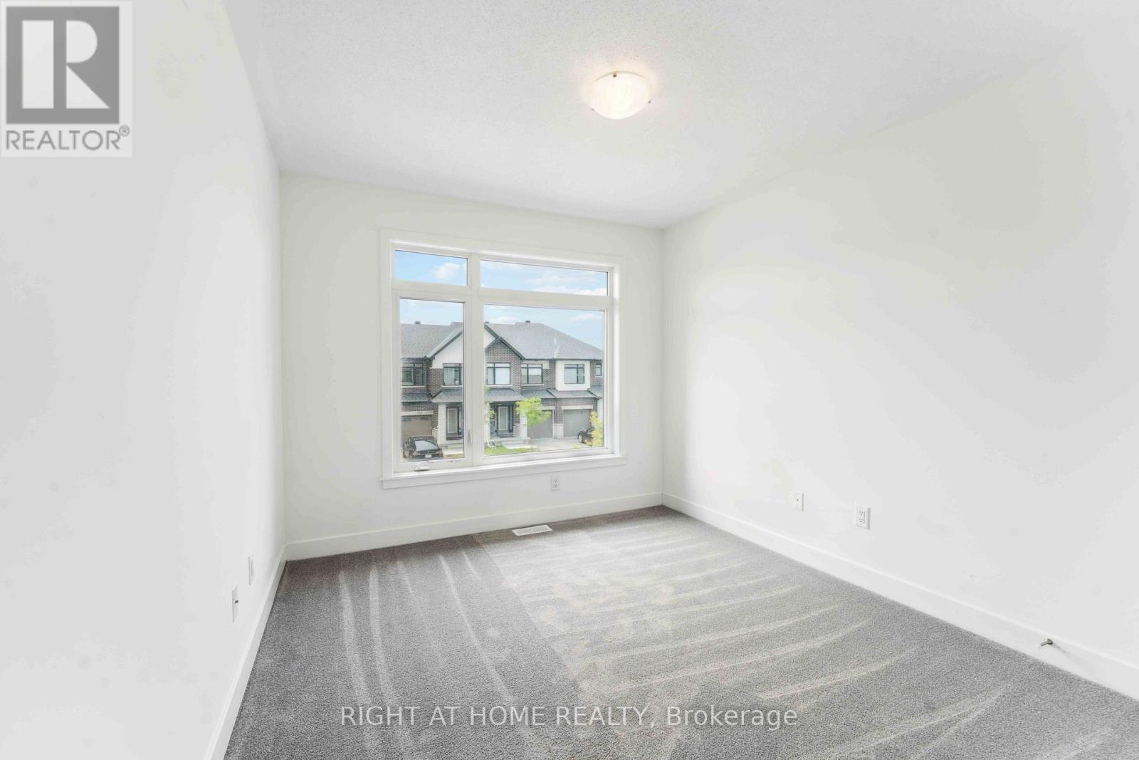 261 Finsbury Avenue