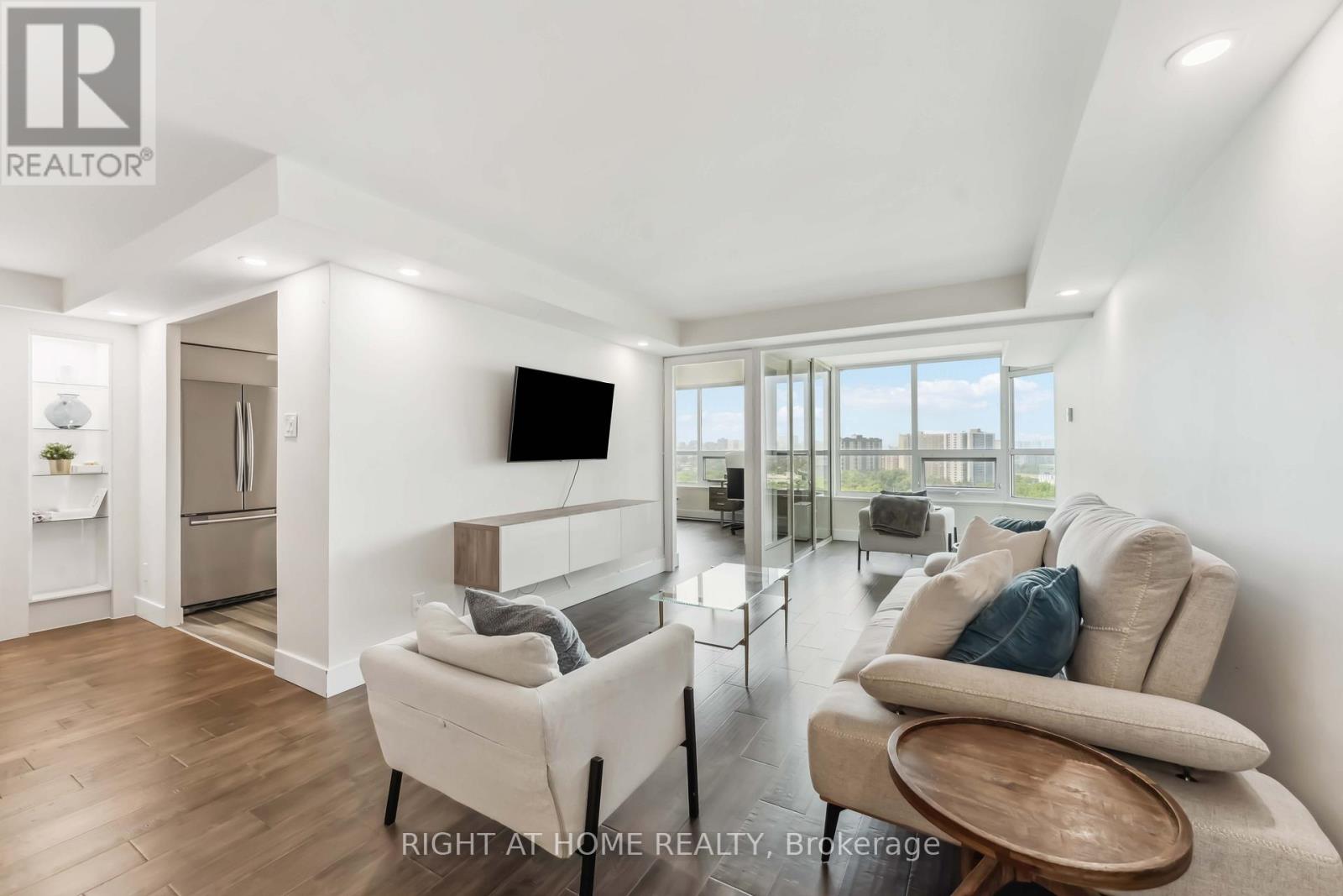 1608 - 1500 Riverside Drive