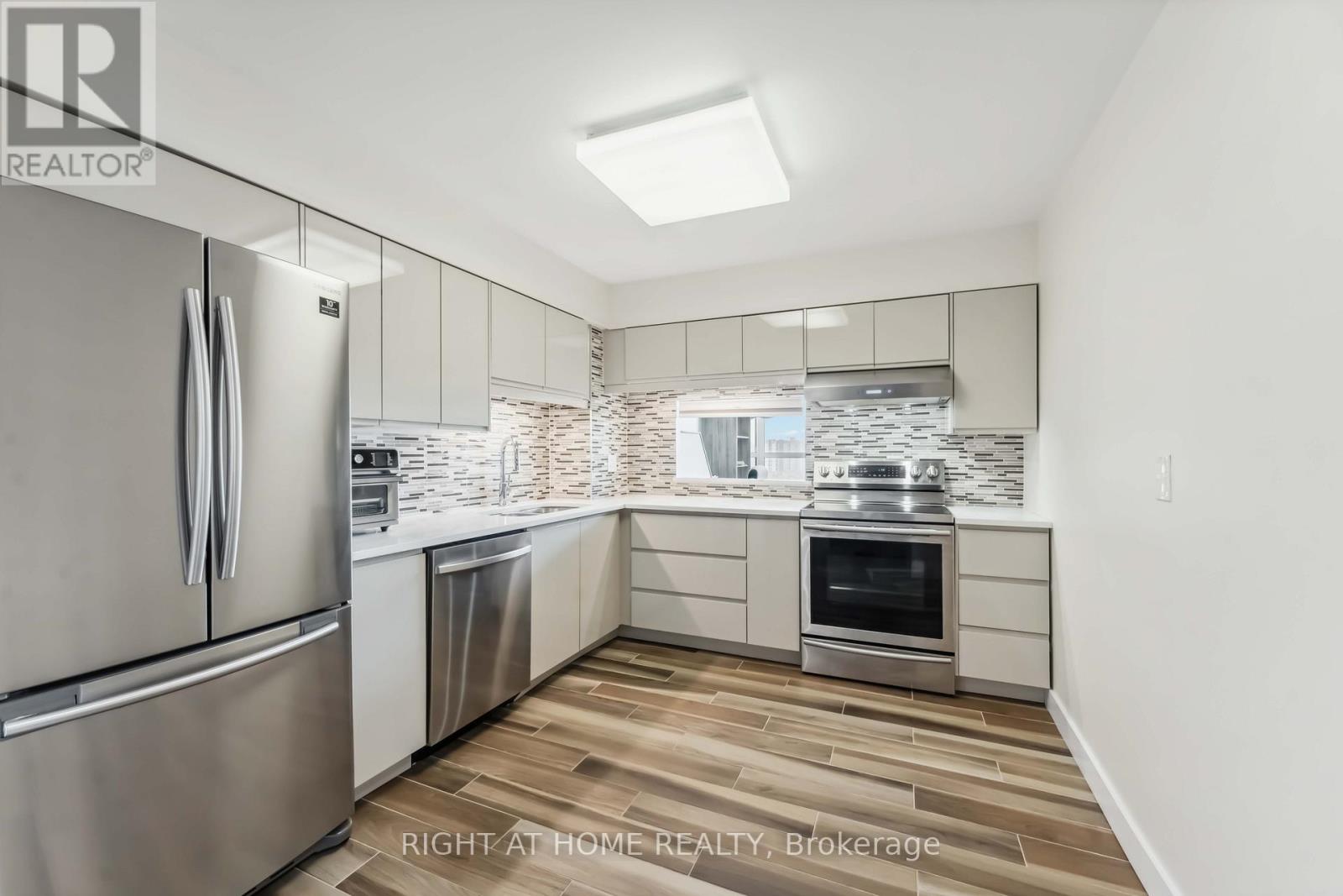1608 - 1500 Riverside Drive