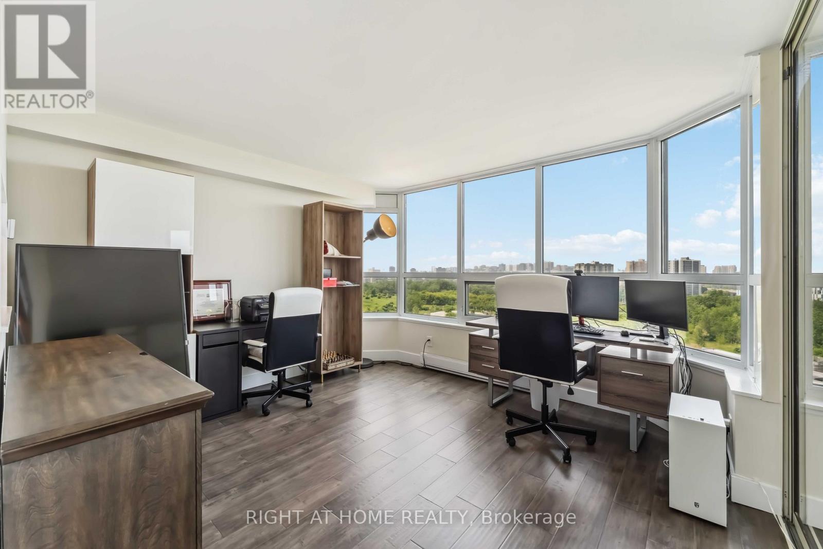 1608 - 1500 Riverside Drive