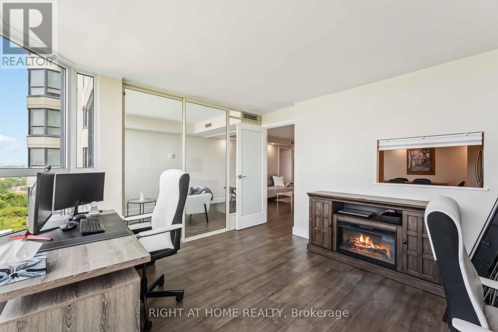 1608 - 1500 Riverside Drive