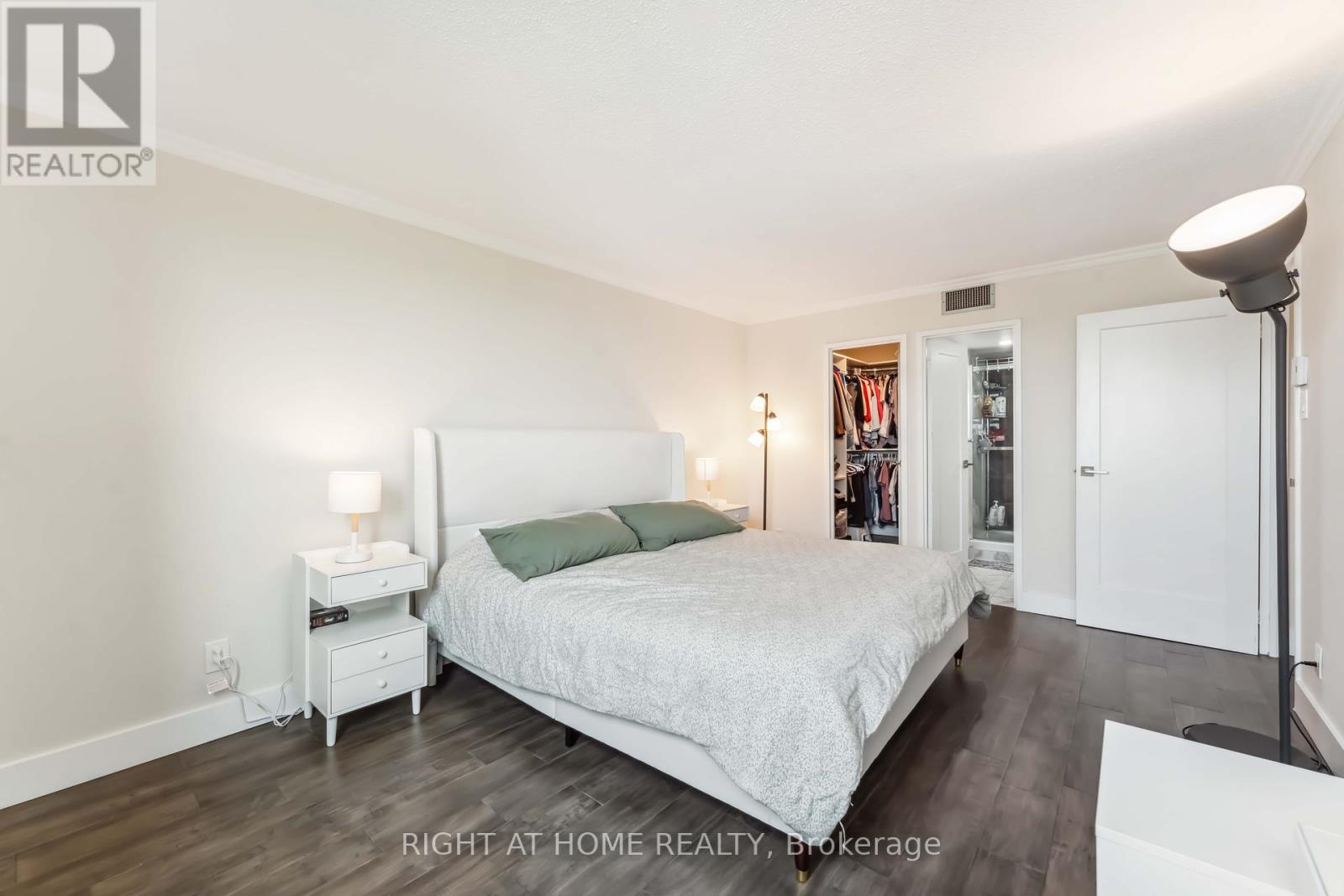 1608 - 1500 Riverside Drive