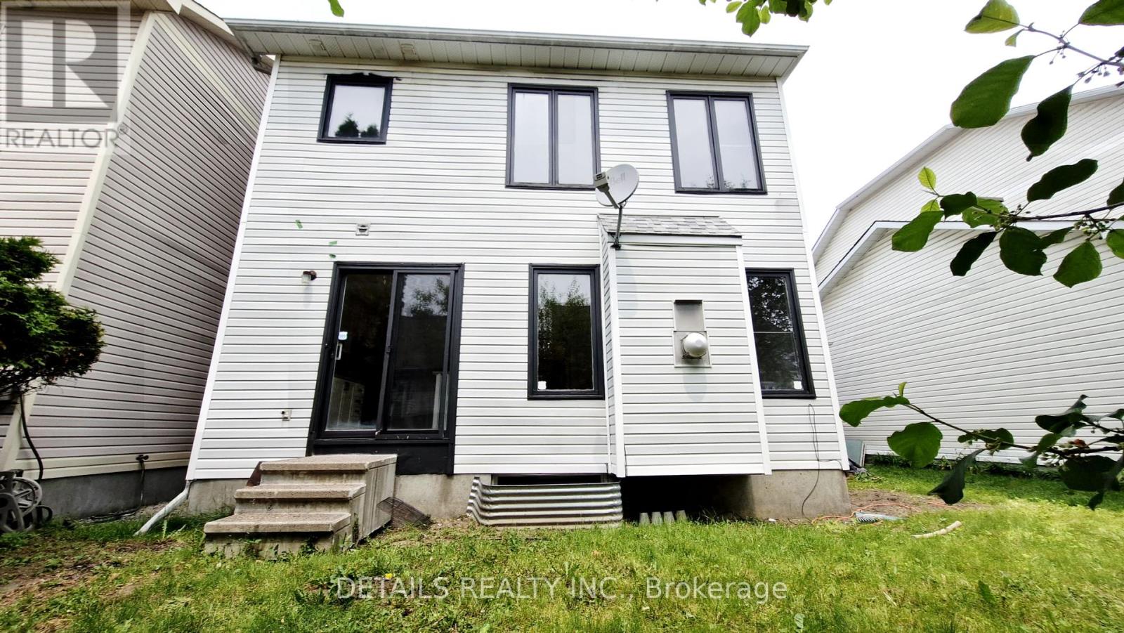 73 Stonepointe Avenue N