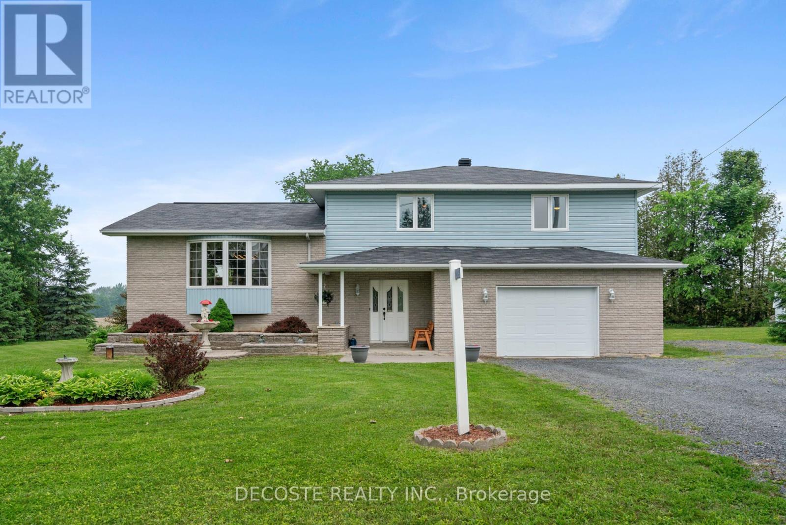 20351 Pineview Crescent