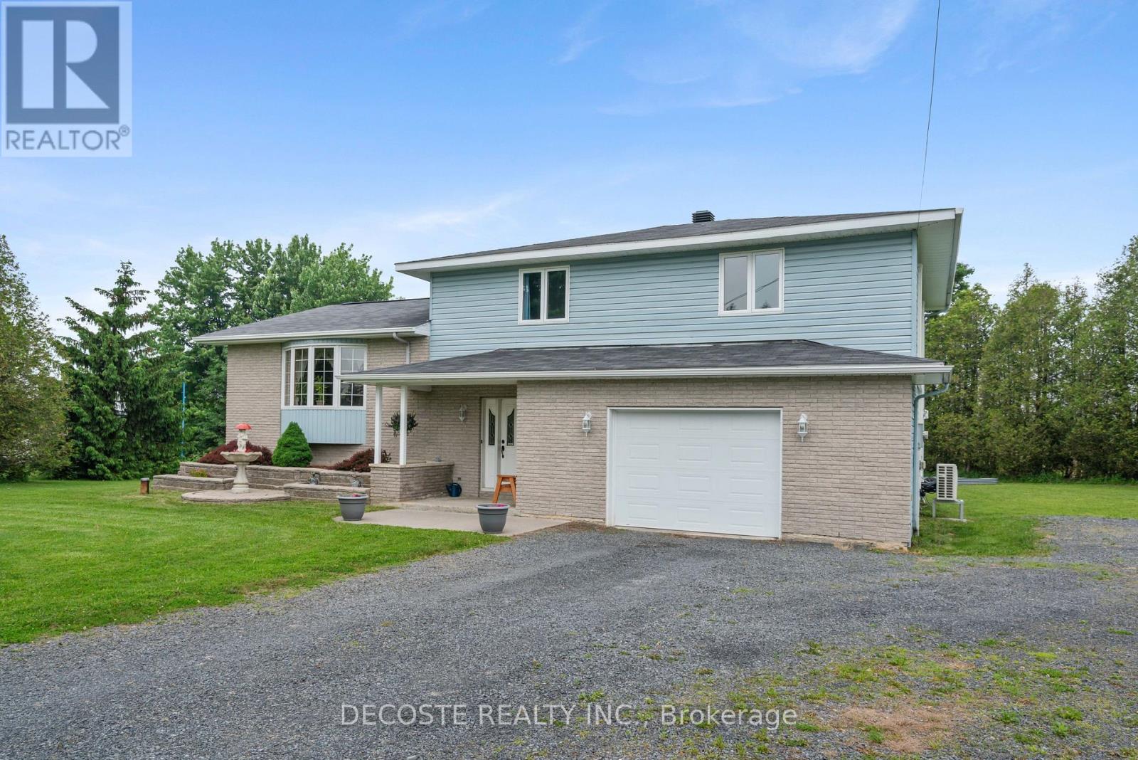 20351 Pineview Crescent
