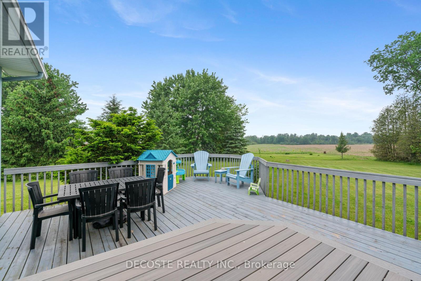 20351 Pineview Crescent