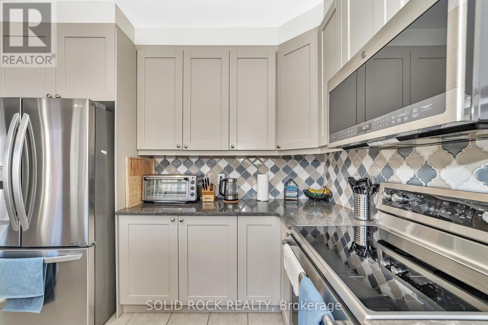 32 Solaris Drive