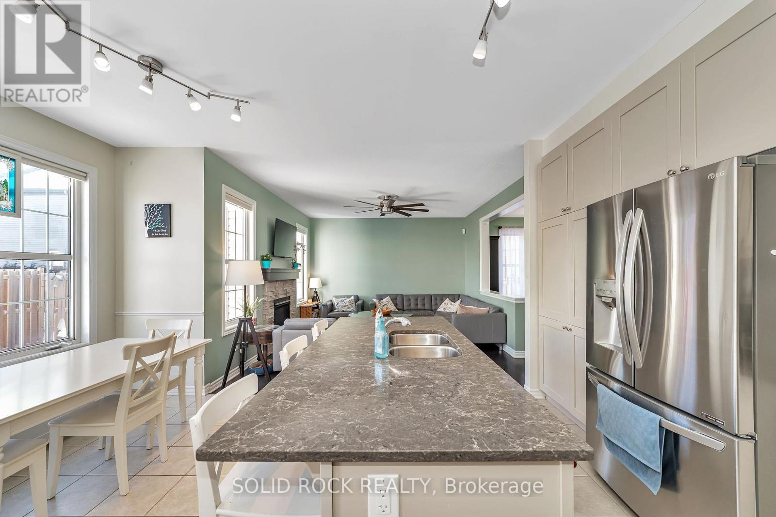 32 Solaris Drive
