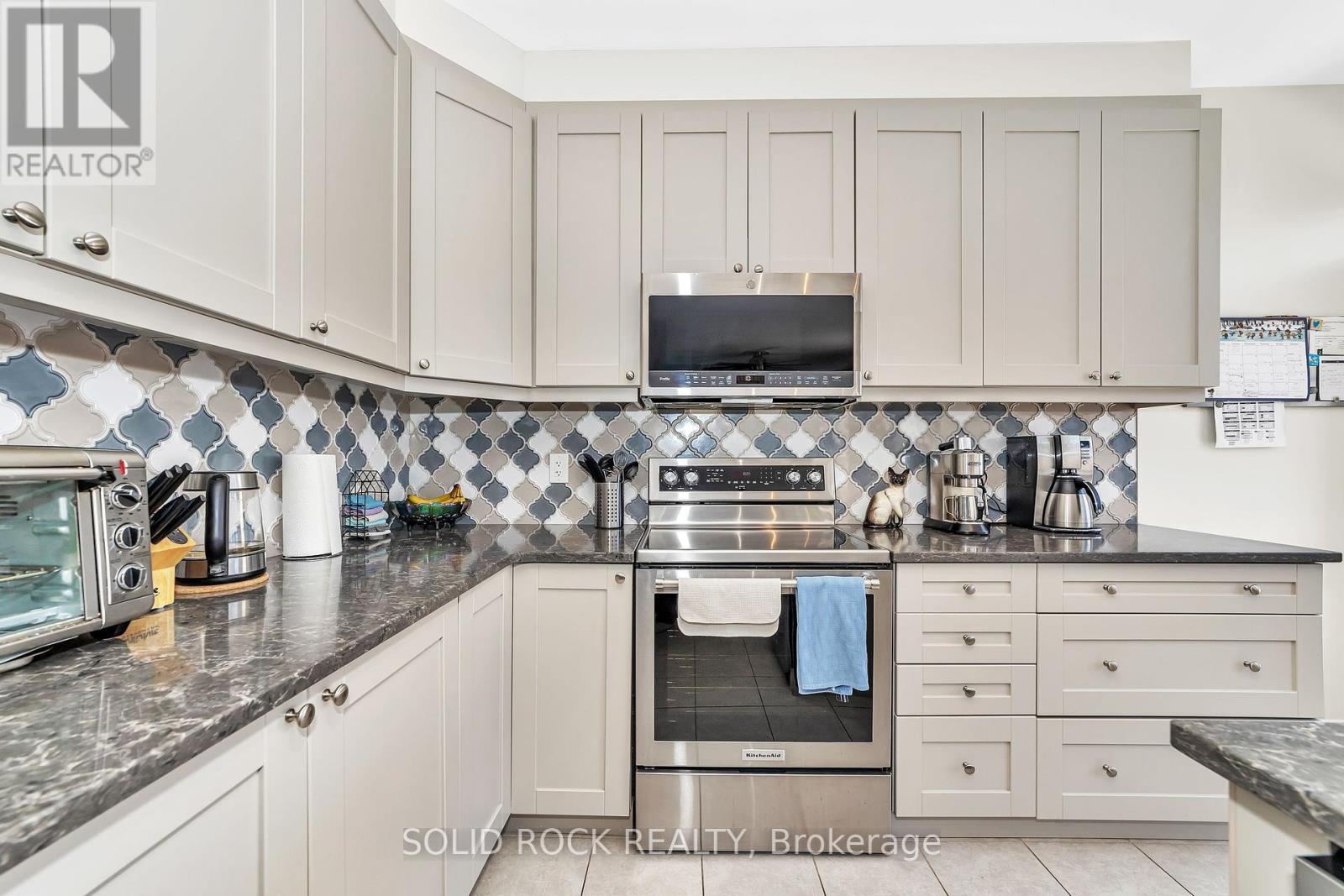 32 Solaris Drive