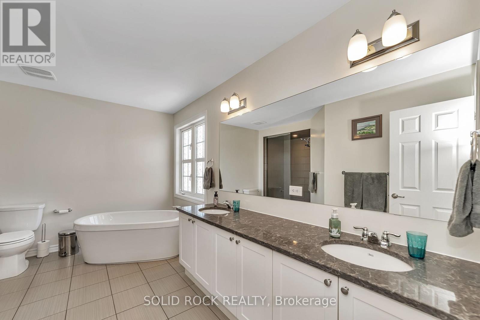 32 Solaris Drive
