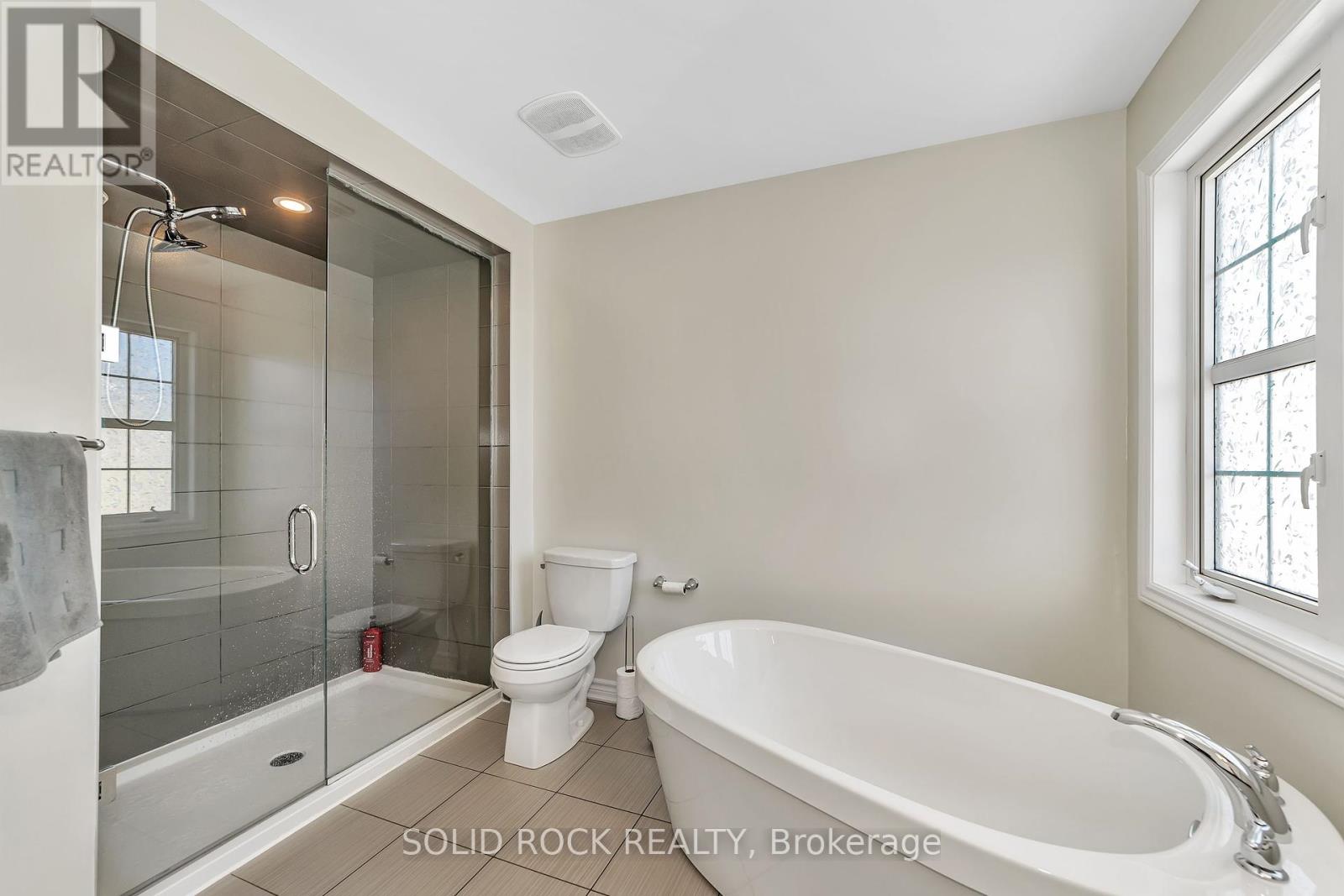 32 Solaris Drive