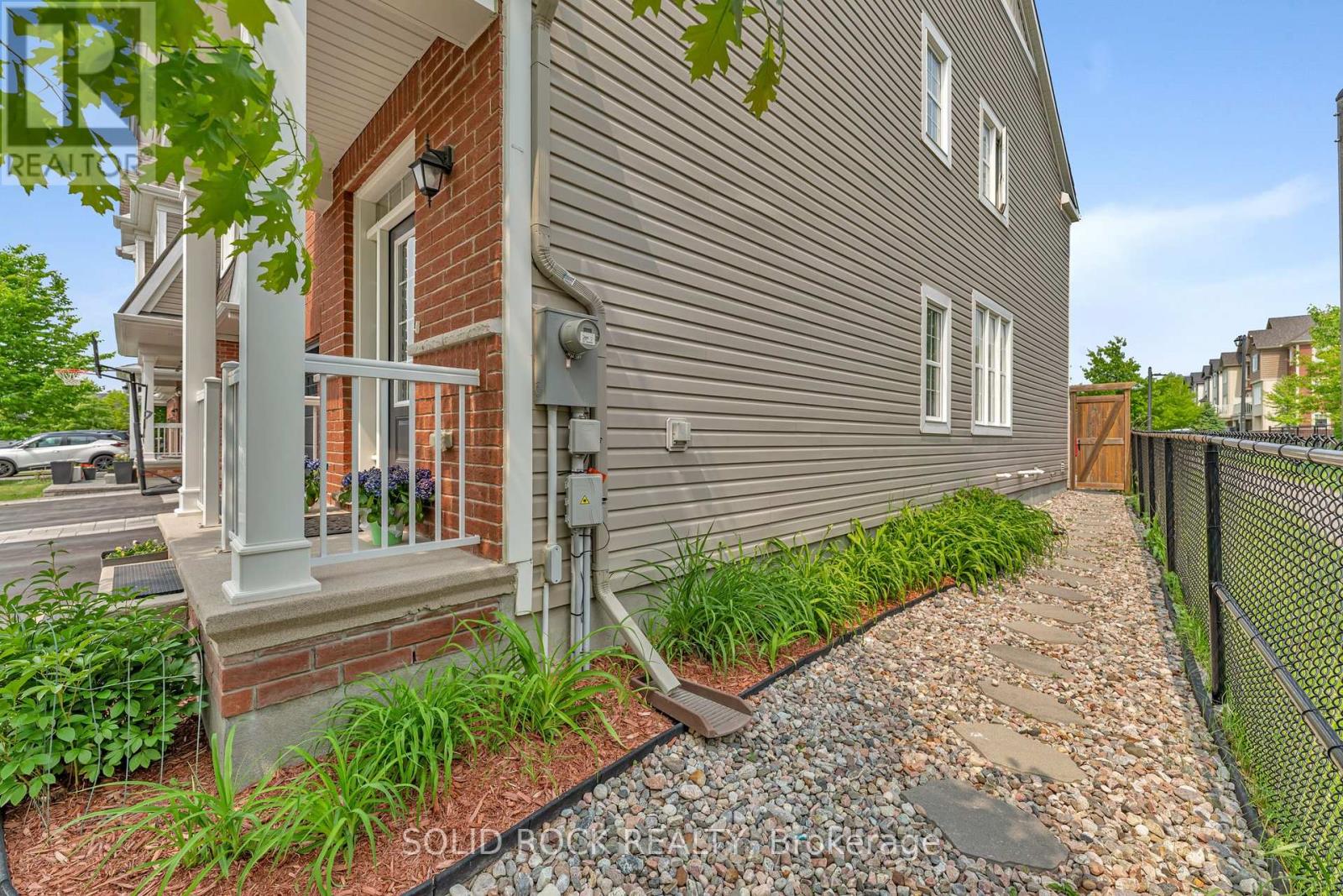 32 Solaris Drive