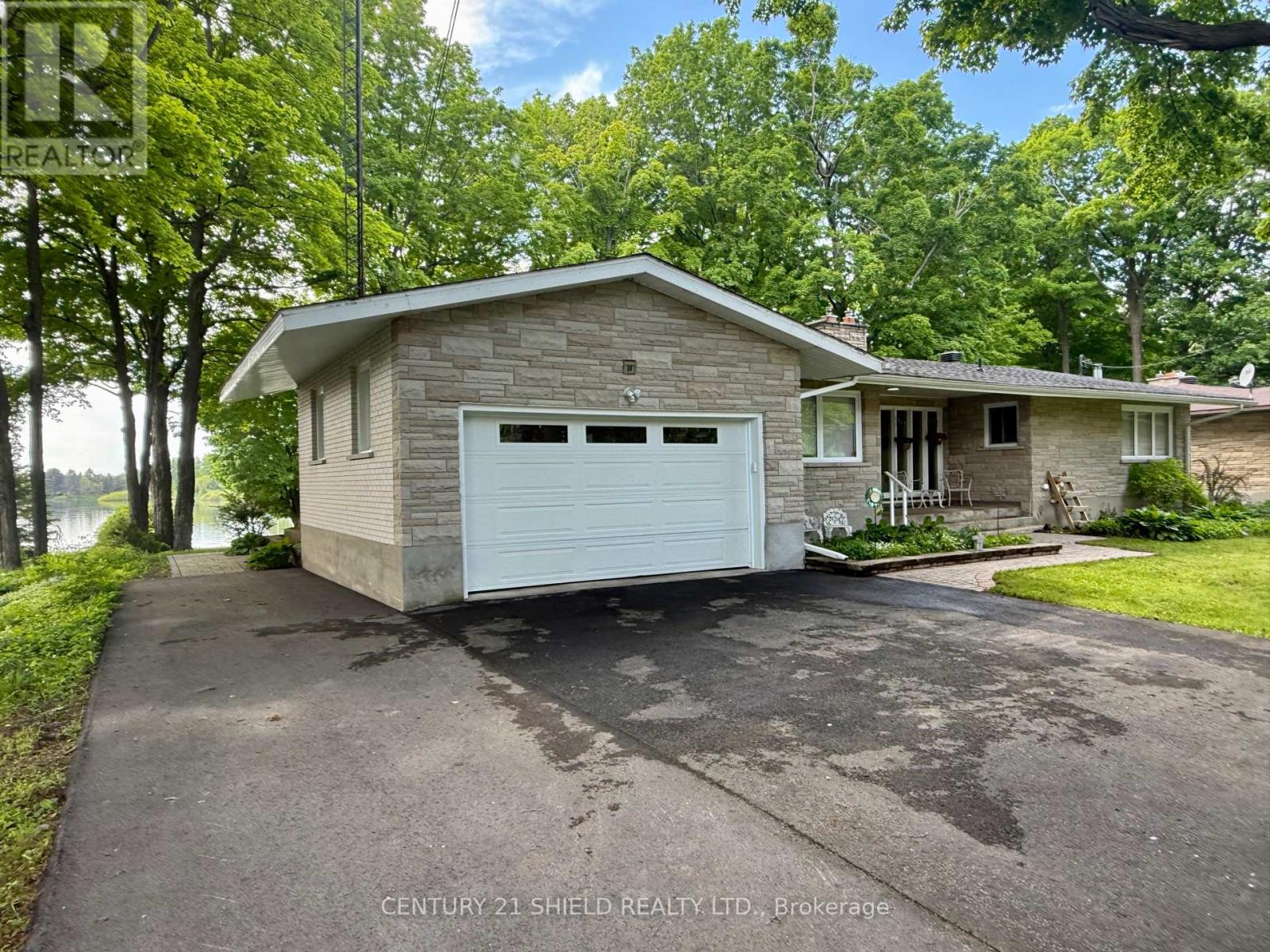 14 Robin Road