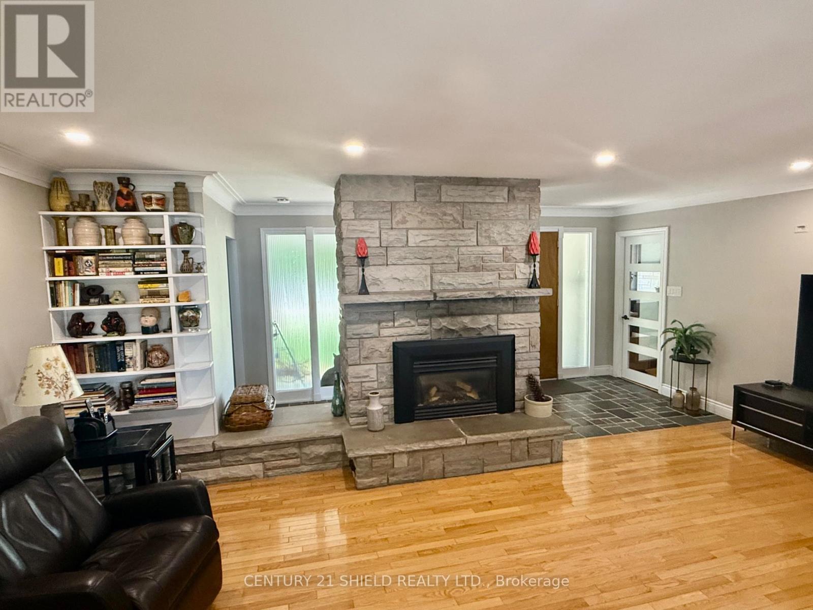 14 Robin Road