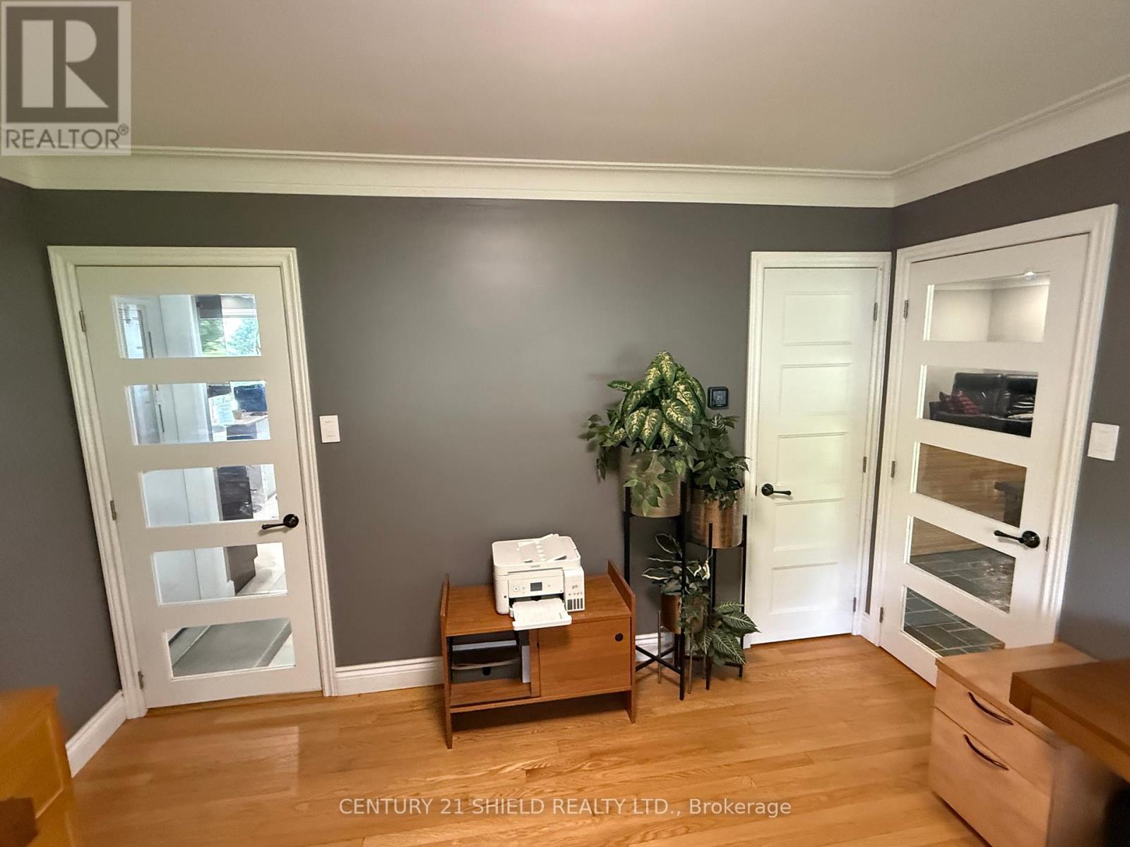 14 Robin Road