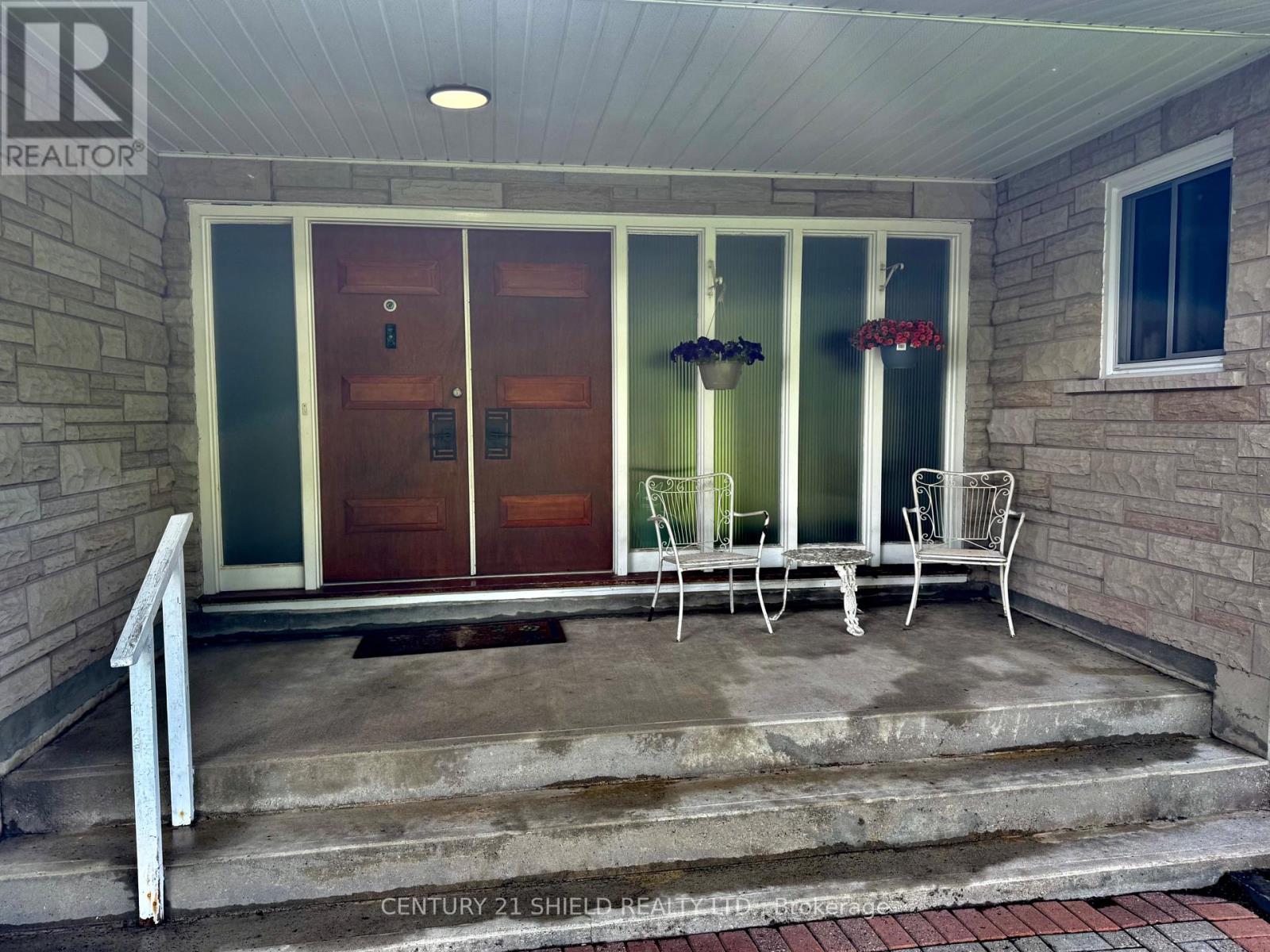 14 Robin Road