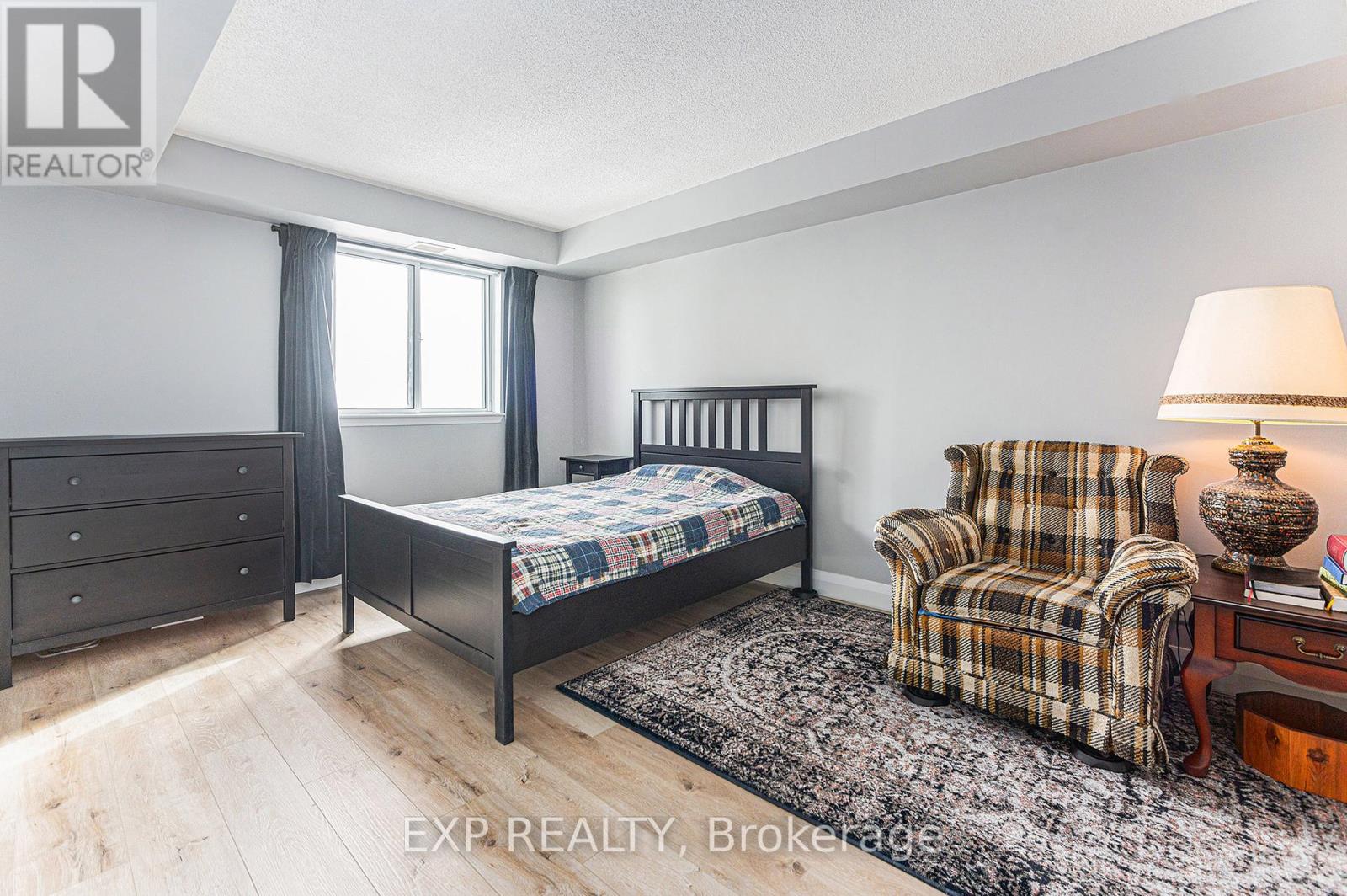 1106 - 429 Somerset Street W