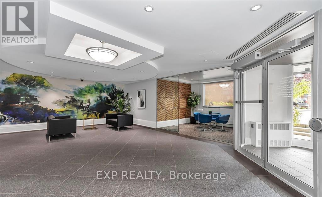 1106 - 429 Somerset Street W