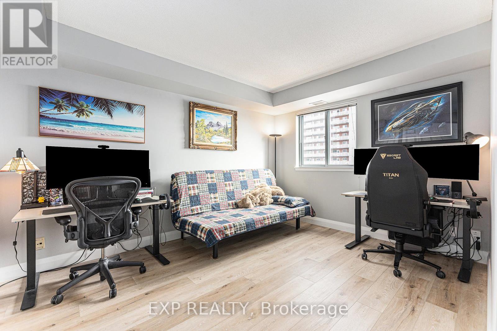 1106 - 429 Somerset Street W