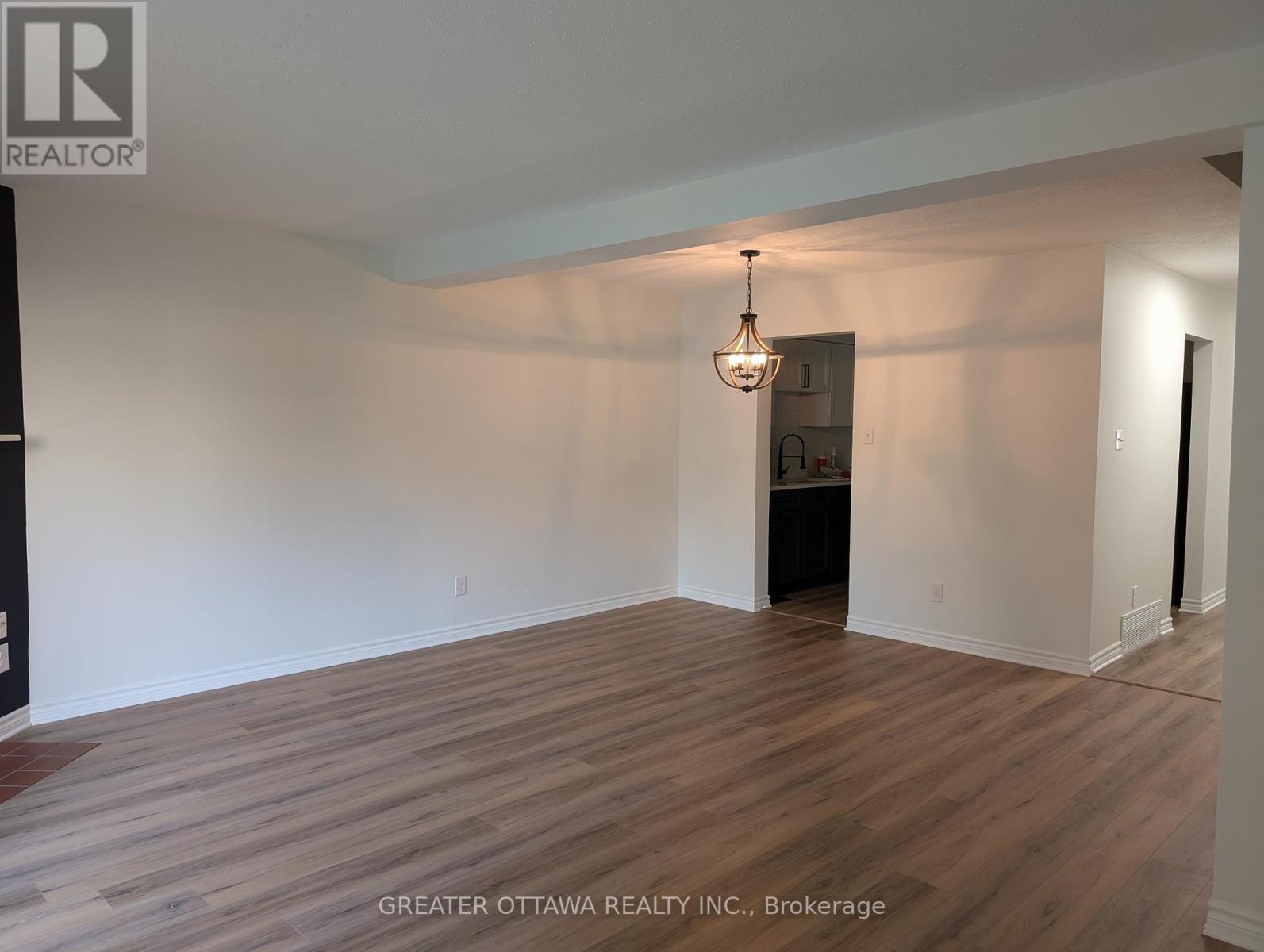 76 Clarkson Crescent W