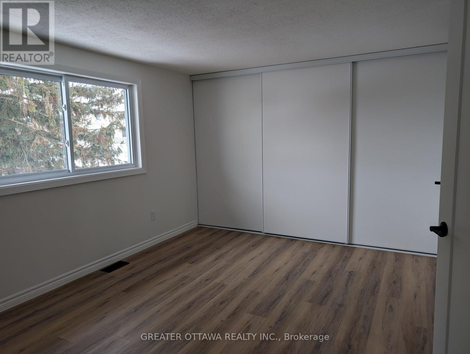 76 Clarkson Crescent W