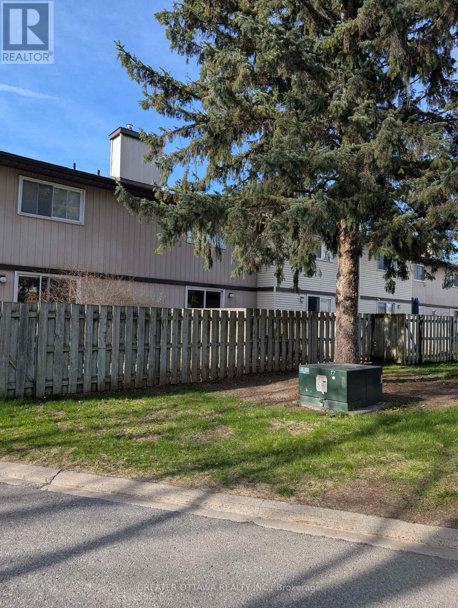 76 Clarkson Crescent W