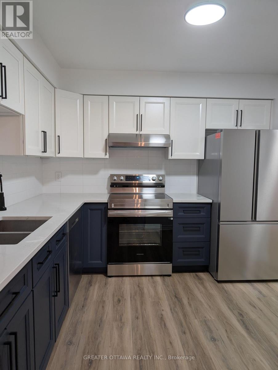 76 Clarkson Crescent W