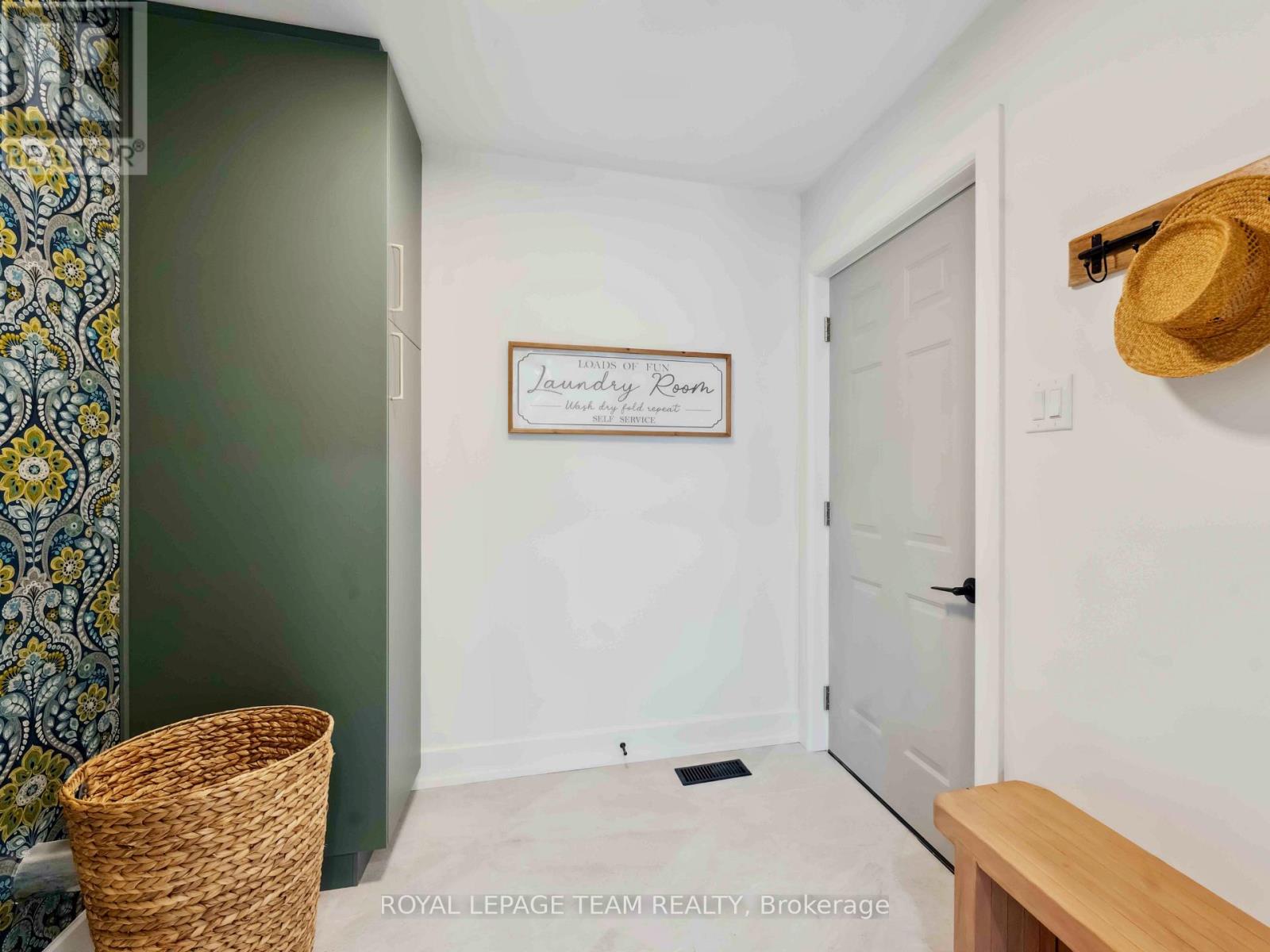 5282 Hillcrest Drive