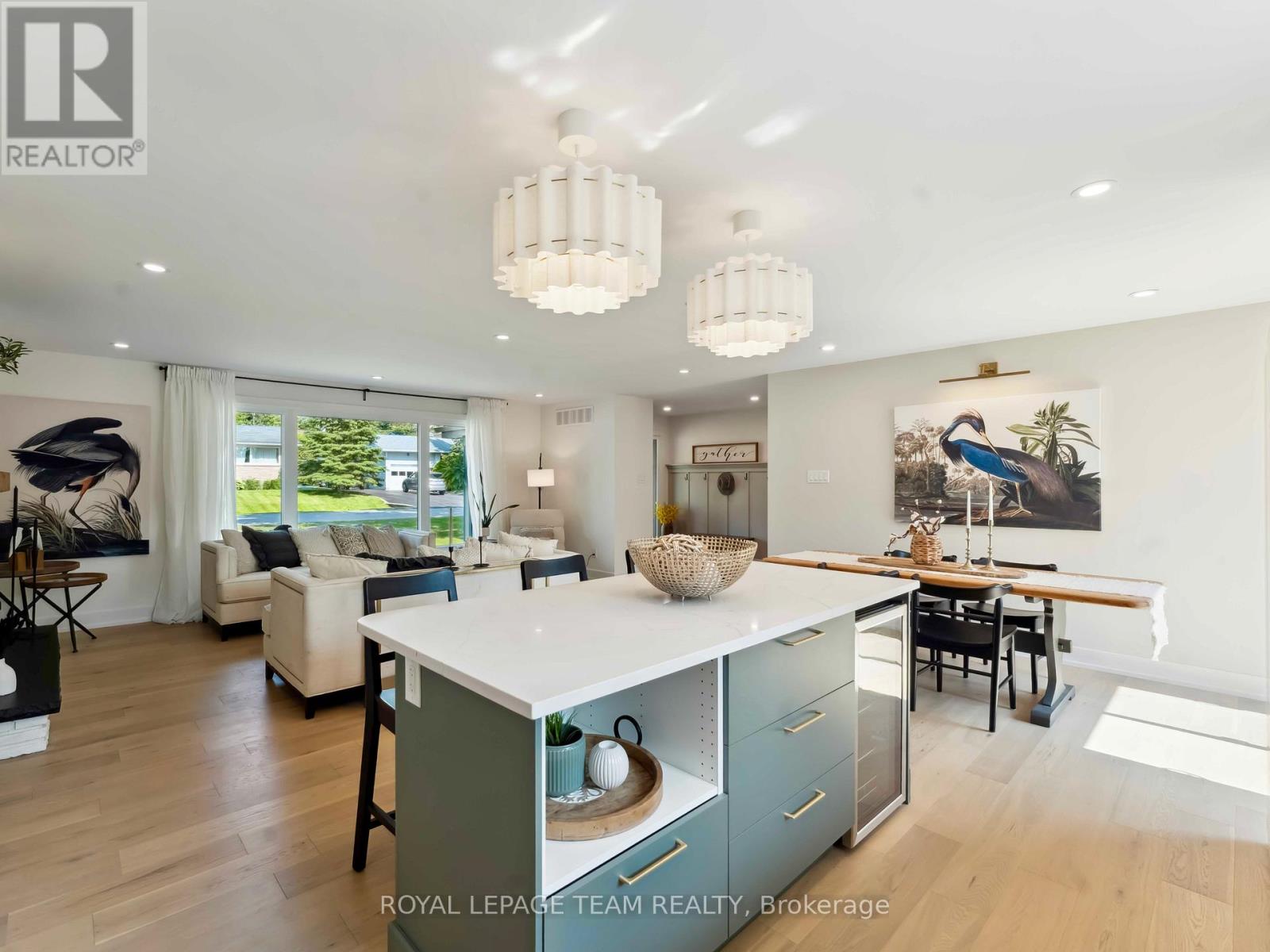 5282 Hillcrest Drive