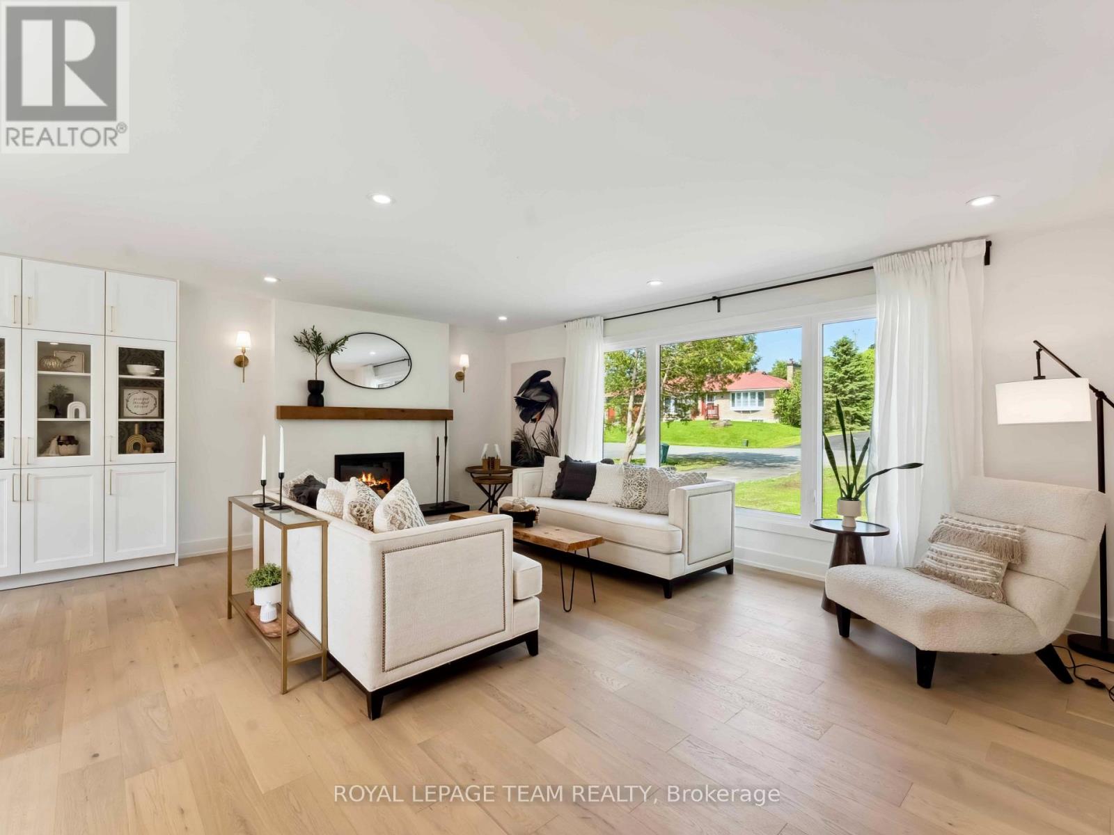 5282 Hillcrest Drive