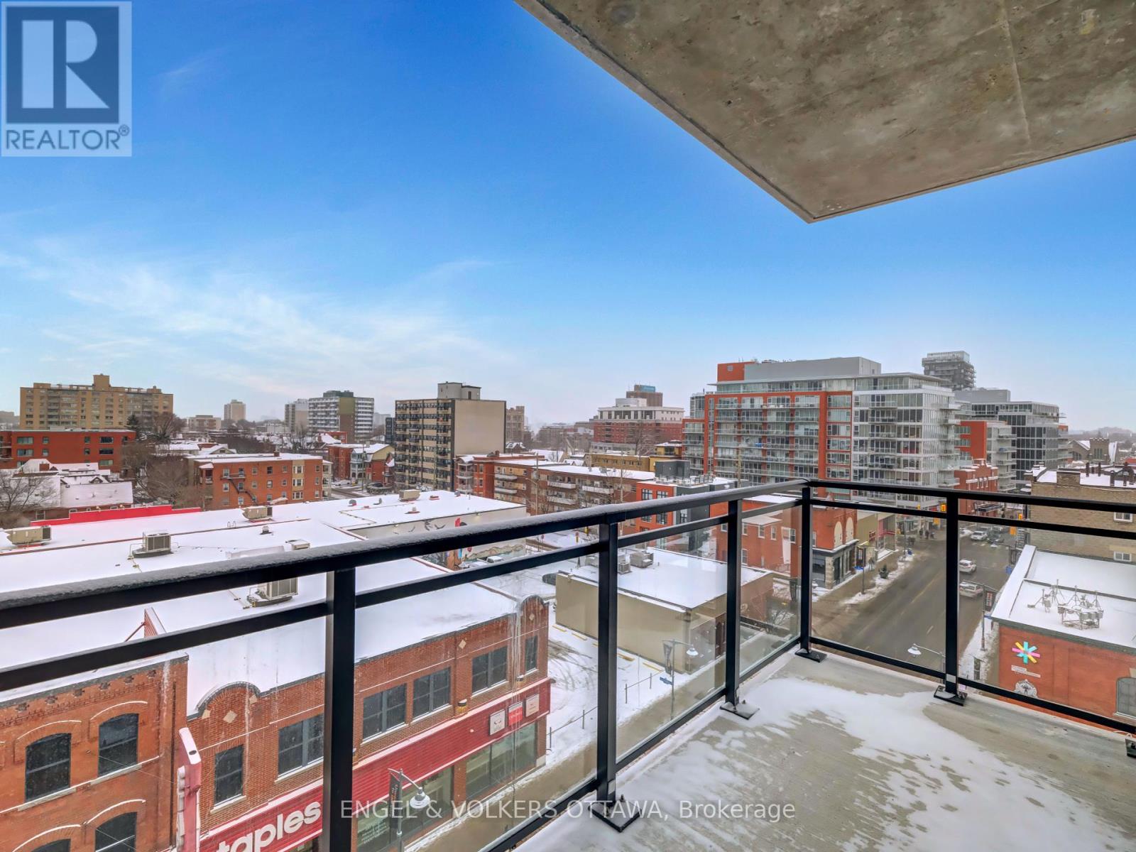 613 - 10 James Street
