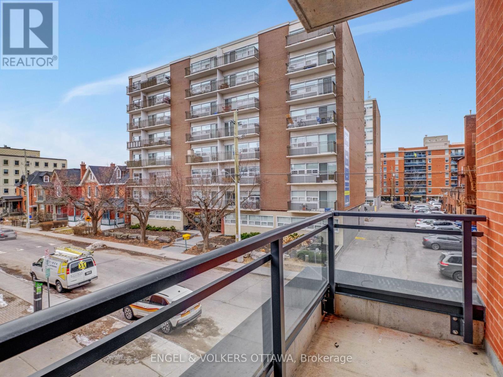 212 - 10 James Street