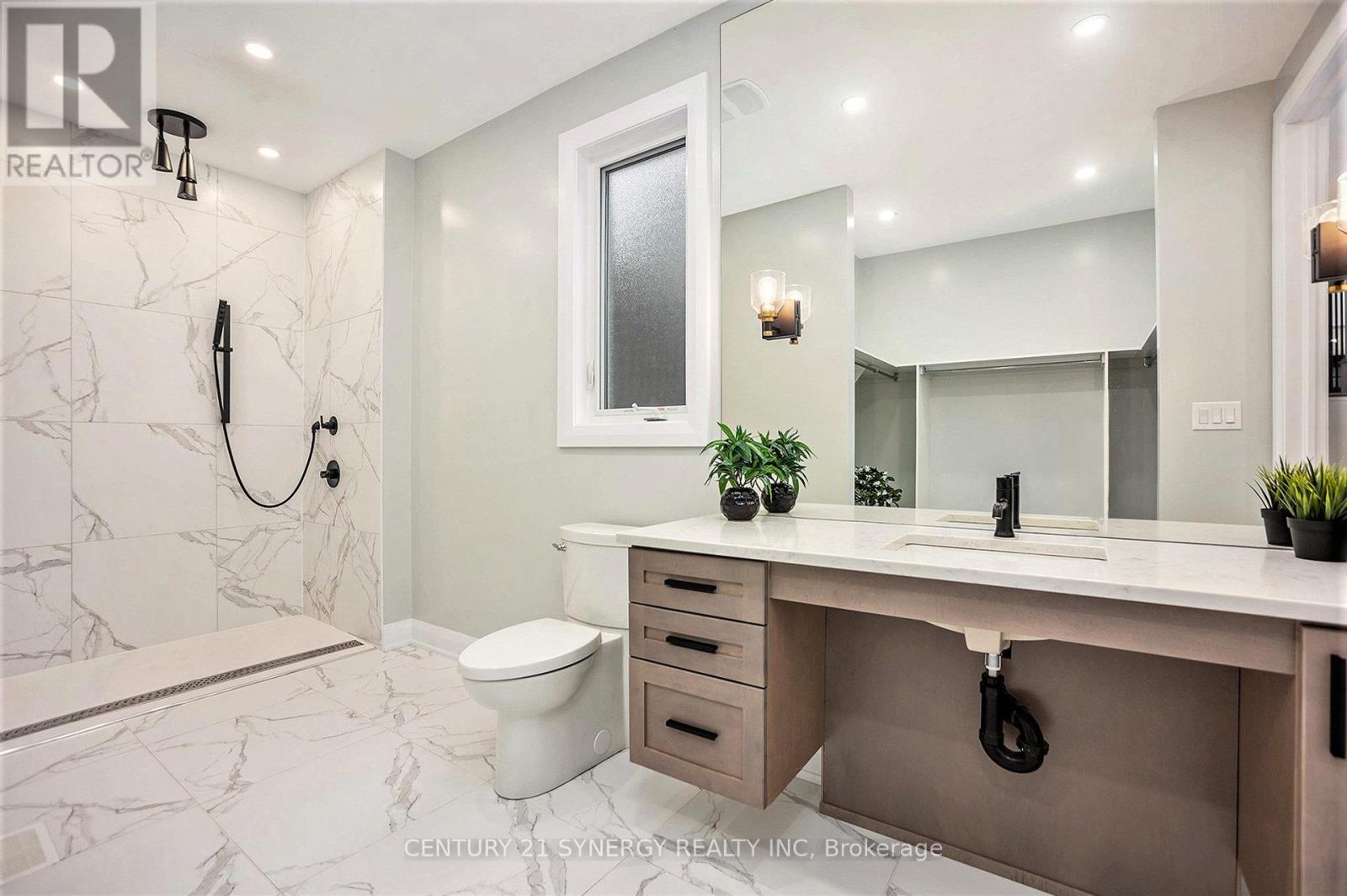 114 Chandelle Private