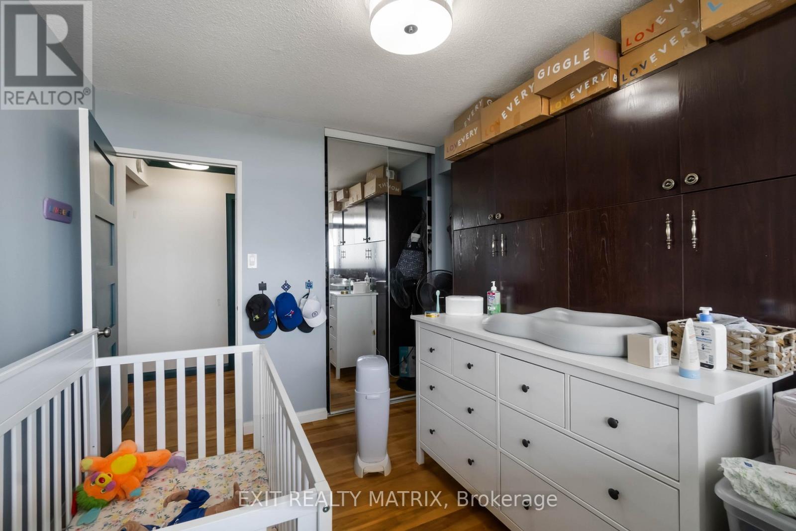 1609 - 500 Laurier Avenue W