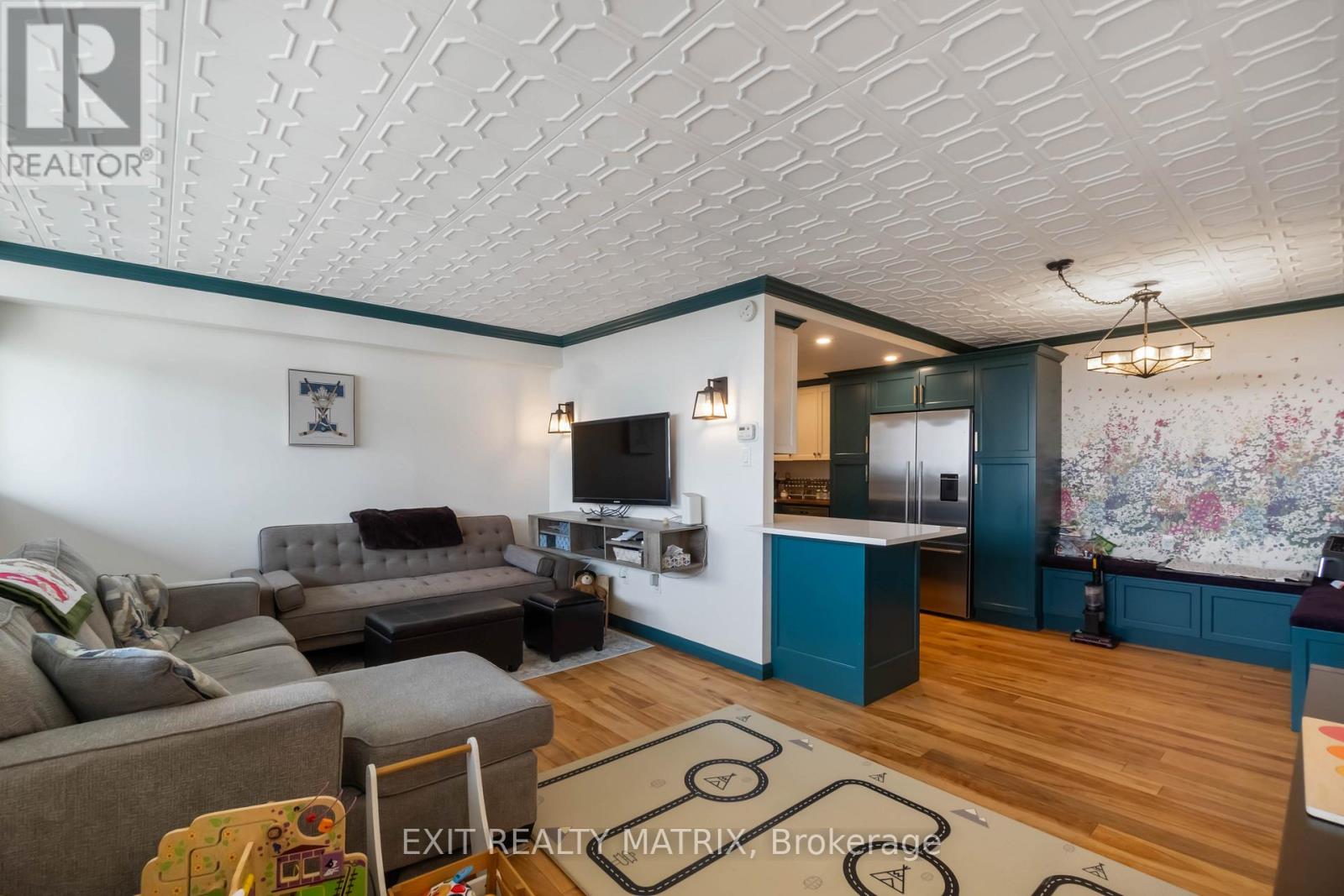 1609 - 500 Laurier Avenue W