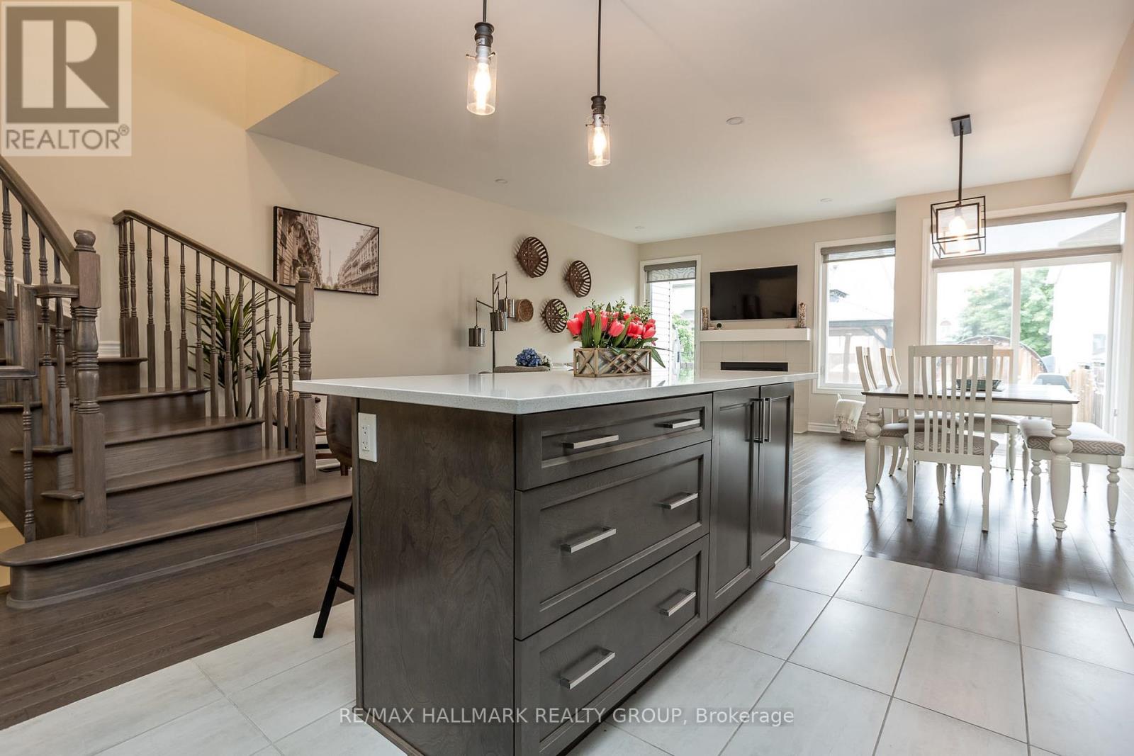 208 Sittelle Private