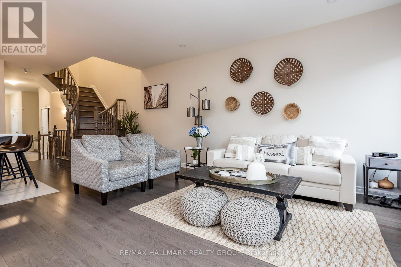 208 Sittelle Private