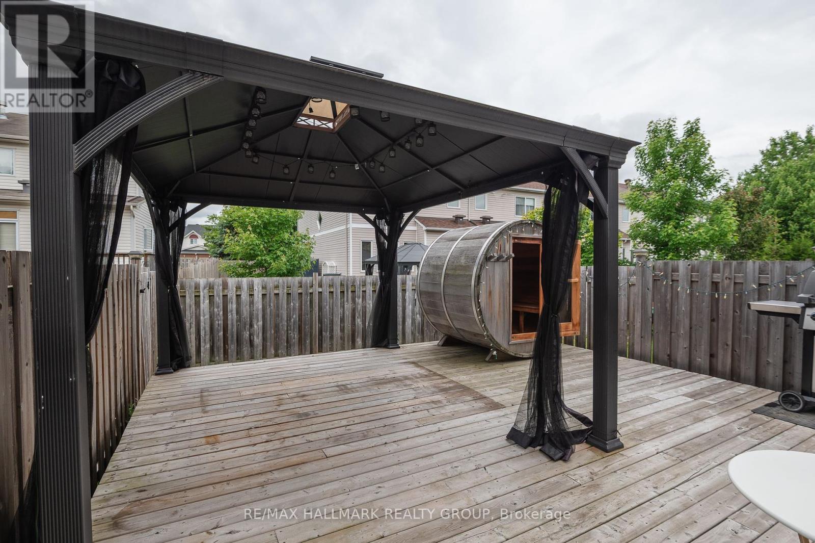 208 Sittelle Private