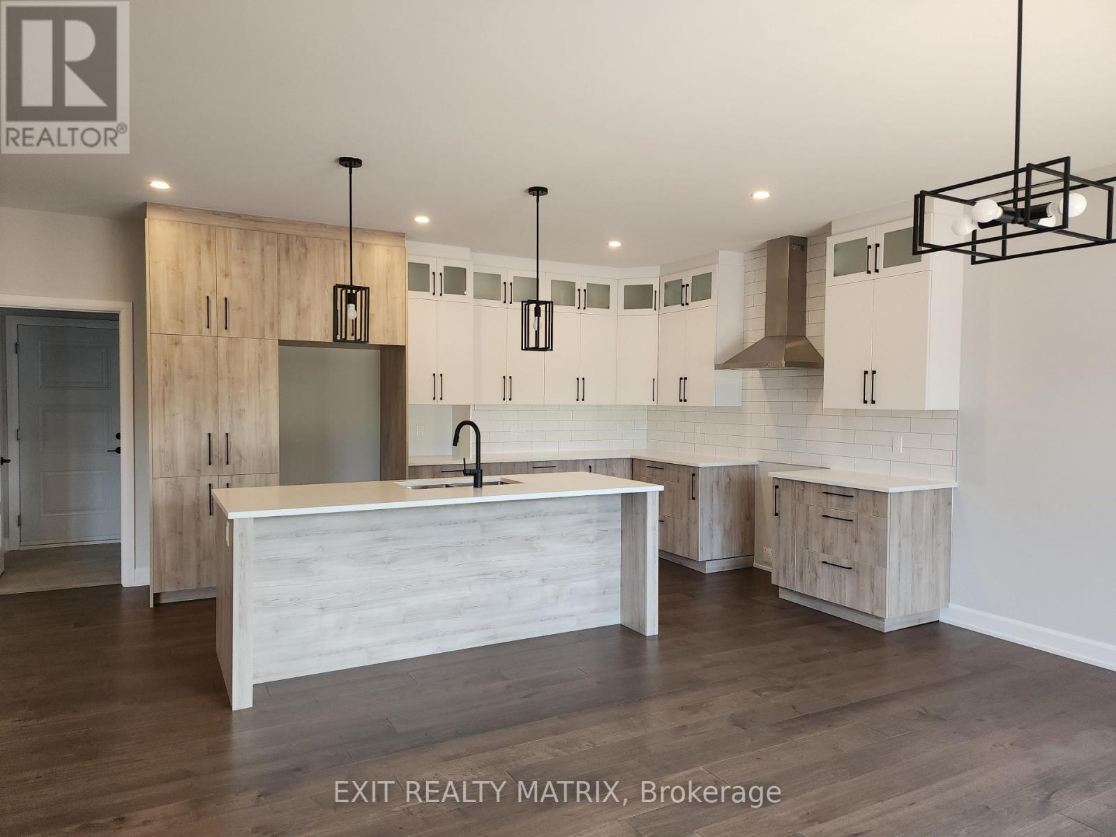 33 Whitetail Avenue
