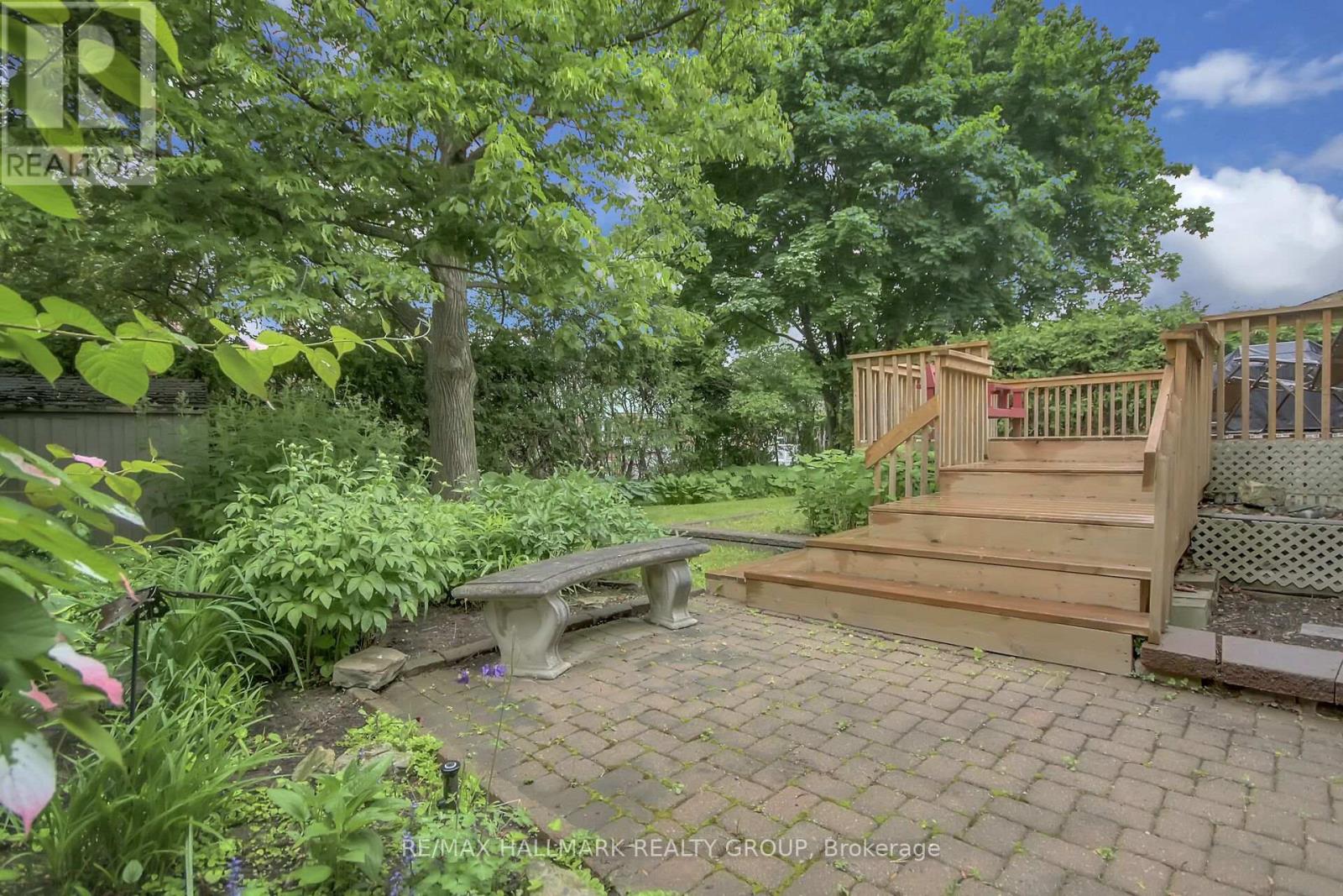 30 Brodeur Crescent
