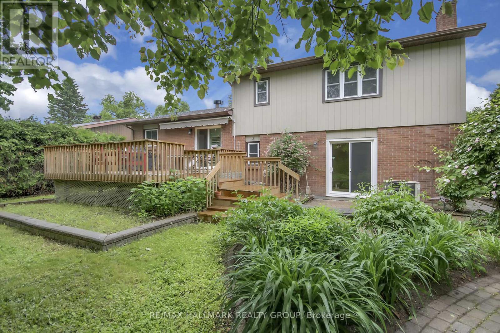 30 Brodeur Crescent