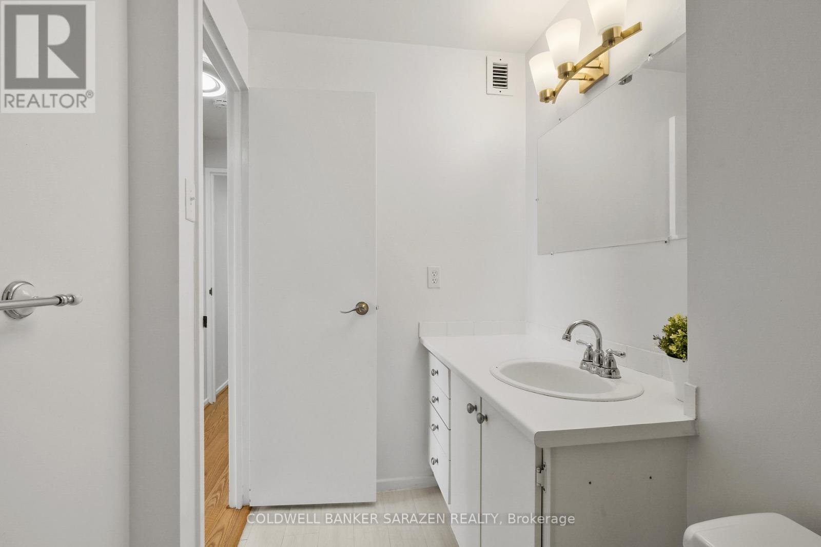 1115 - 1100 Ambleside Drive