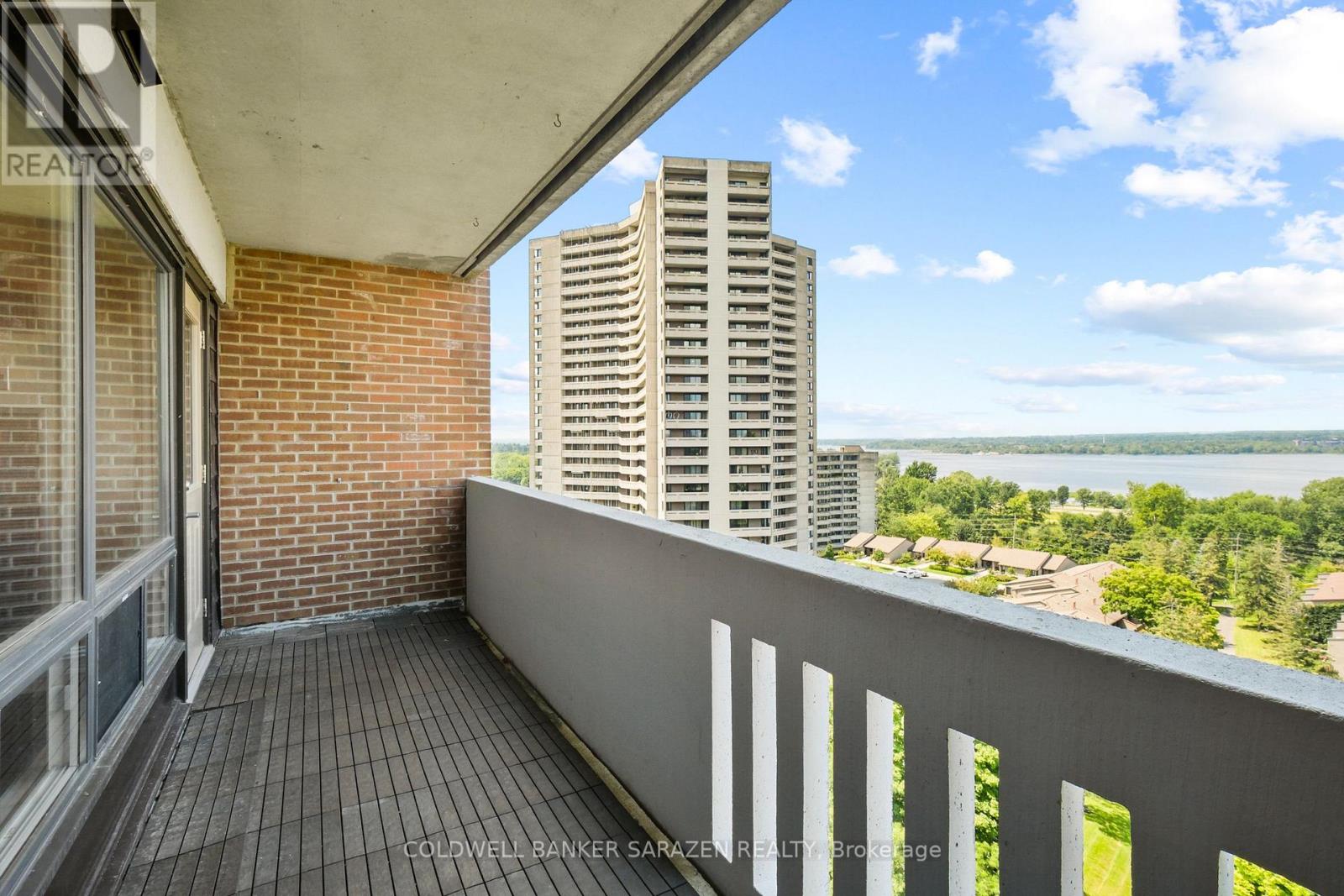 1115 - 1100 Ambleside Drive